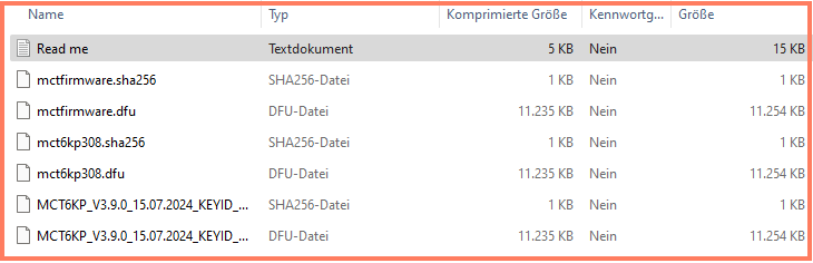 Die Firmware-Dateien liegen ohne Unterordner direkt auf dem USB-Stick. Entpackte Firmware-Dateien im Stammverzeichnis des USB-Sticks
